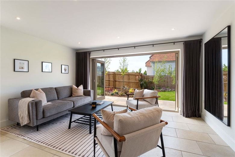 5 bedroom house, Maple Rise, Pampisford Road CB21 - Available