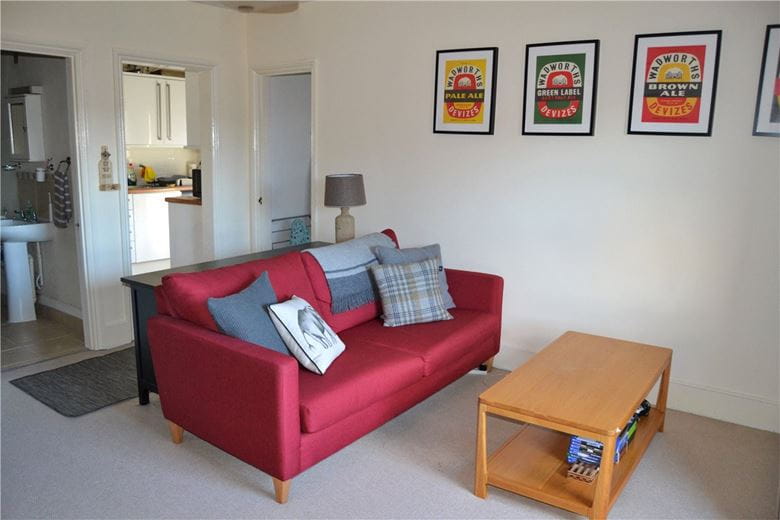 1 bedroom flat, London Road, Newbury RG14 - Let Agreed
