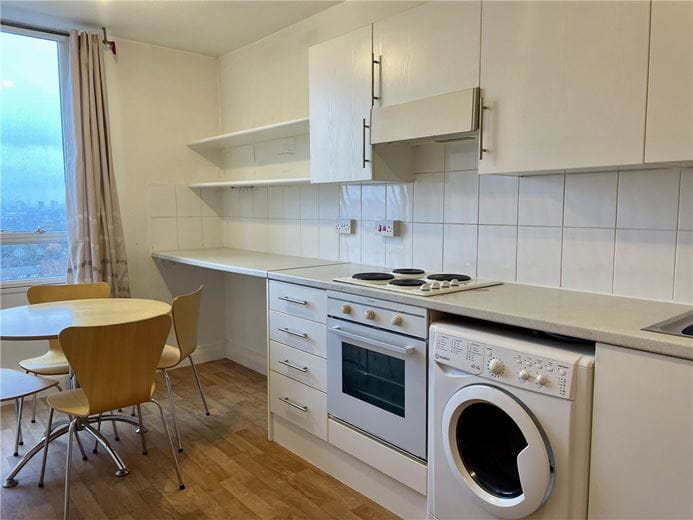 2 bedroom flat, Eagle Heights, Bramlands Close, Battersea SW11 - Sold