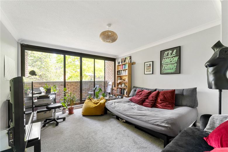 1 bedroom flat, Twickenham Court, Arbury Road CB4 - Sold