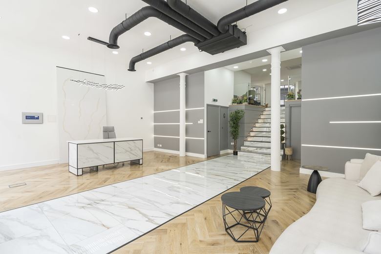  , 12 Old Street EC1V - Available