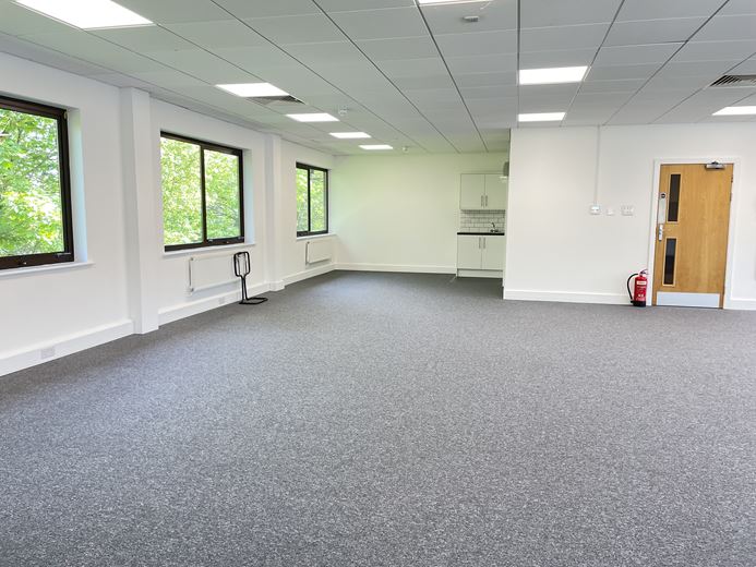 779 to 2,352 Sq Ft , Unit 18 Thorney Leys Business Park OX28 - Available