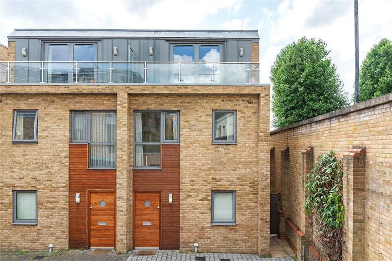 4 bedroom house, Dere Close, London SW6 - Sold