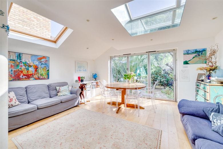 4 bedroom house, Kenyon Street, Fulham SW6 - Available