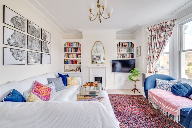 2 bedroom flat, Woodlawn Road, Fulham SW6 - Available