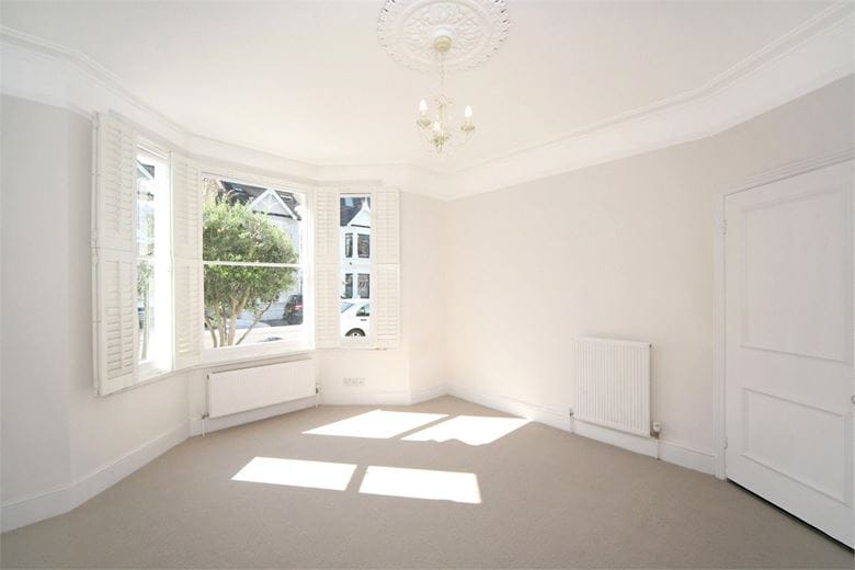 3 bedroom flat, Inglethorpe Street, London SW6 - Sold
