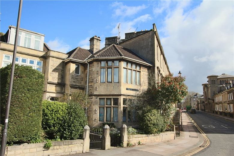 4 bedroom house, Crescent Gardens, Bath BA1 - Sold