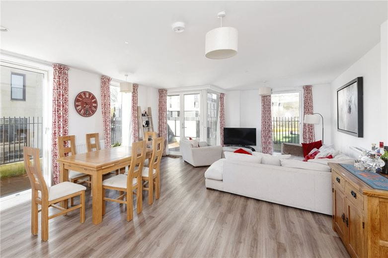 2 bedroom flat, Midland Road, Bath BA2 - Available