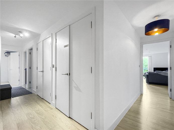 3 bedroom flat, Harrison Drive, Cambridge CB2 - Sold STC