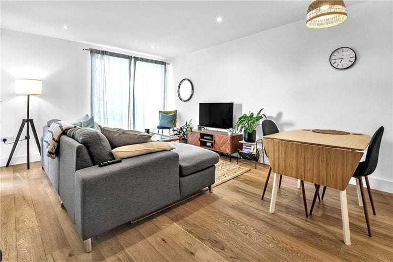 1 bedroom flat, Kingsley Walk, Cambridge CB5 - Sold