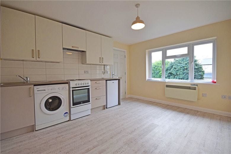 1 bedroom flat, Halifax Road, Cambridge CB4 - Sold STC