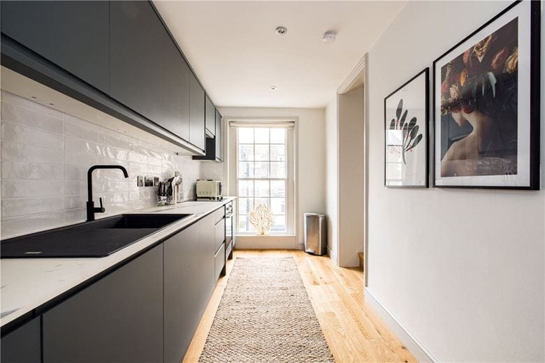 3 bedroom flat, Norfolk Place, London W2 - Available