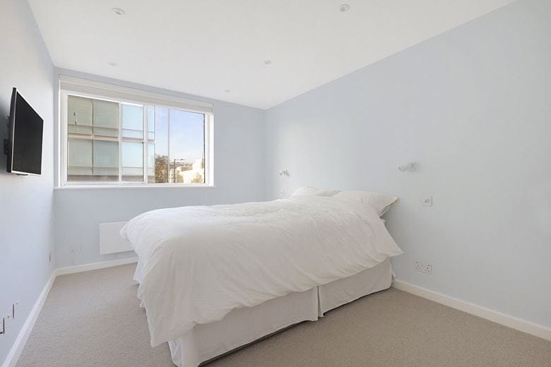 2 bedroom flat, Rivermill, 151 Grosvenor Road SW1V - Available