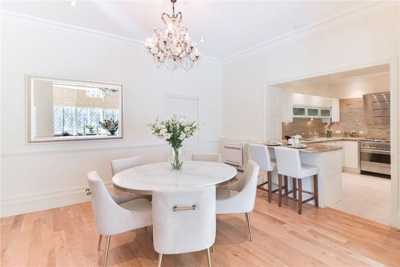 3 bedroom flat, Park Mansions, Knightsbridge SW1X - Available