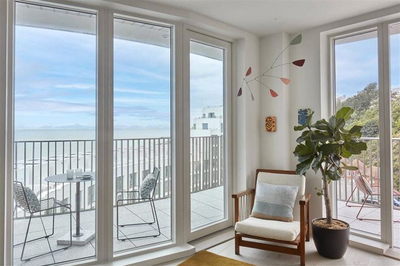2 bedroom flat, Shoreline, Folkestone Seafront CT20 - Available