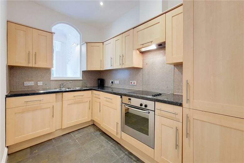 2 bedroom flat, Cornwall Gardens, London SW7 - Available