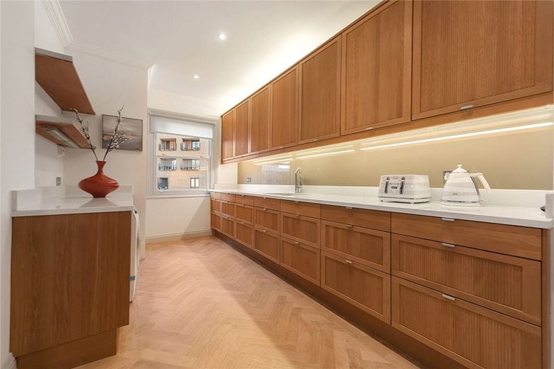 3 bedroom flat, Emperors Gate, South Kensington SW7 - Available