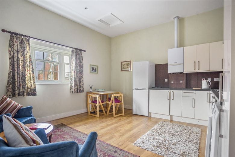 2 bedroom house, New Road, Marlborough SN8 - Available