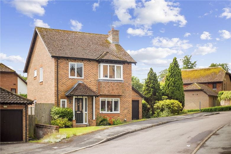4 bedroom house, Irving Way, Marlborough SN8 - Available
