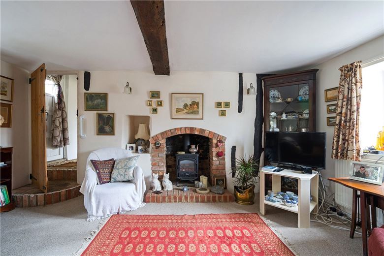 3 bedroom cottage, Burdett Street, Ramsbury SN8 - Available