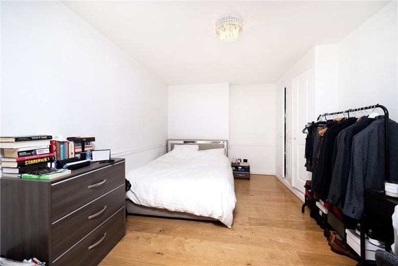 1 bedroom flat, Duke Street, London W1K - Available