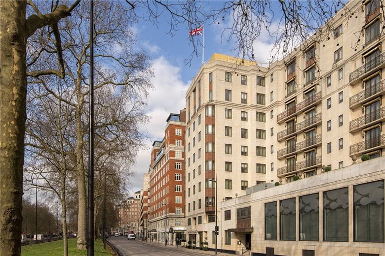 1 bedroom flat, Park Lane, London W1K - Available