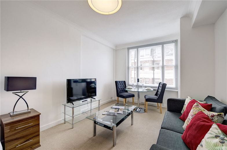  bedroom flat, Hill Street, Mayfair W1J - Available