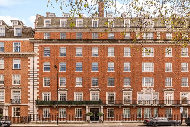 3 bedroom flat, Grosvenor Square, Mayfair W1K - Available