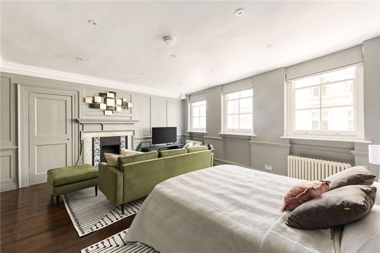 3 bedroom maisonette, St Martin's Lane, Covent Garden WC2N - Available