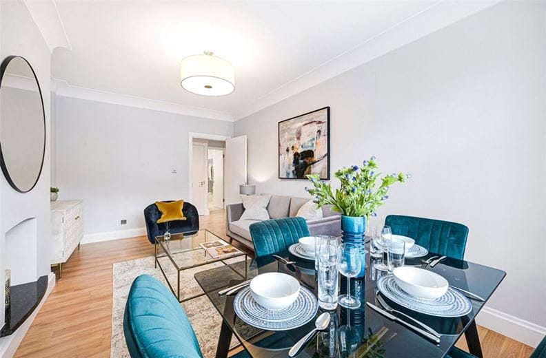 2 bedroom flat, Stafford Court, Kensington High Street W8 - Available