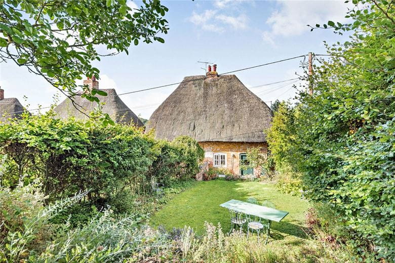 2 bedroom cottage, Leverton, Hungerford RG17 - Available