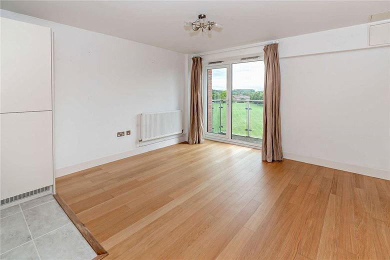 1 bedroom flat, Park Way, Newbury RG14 - Sold