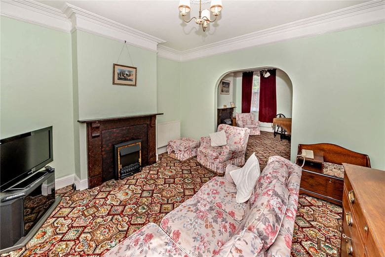 3 bedroom house, Andover Road, Newbury RG14 - Sold