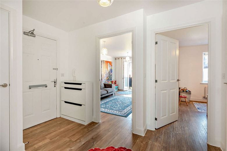 2 bedroom flat, Carpenters Close, Newbury RG14 - Sold