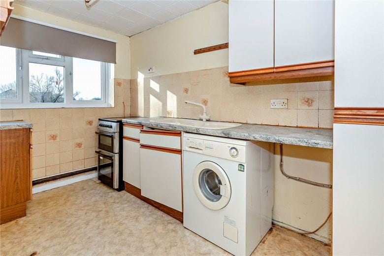 2 bedroom maisonette, Paddock Road, Newbury RG14 - Sold STC