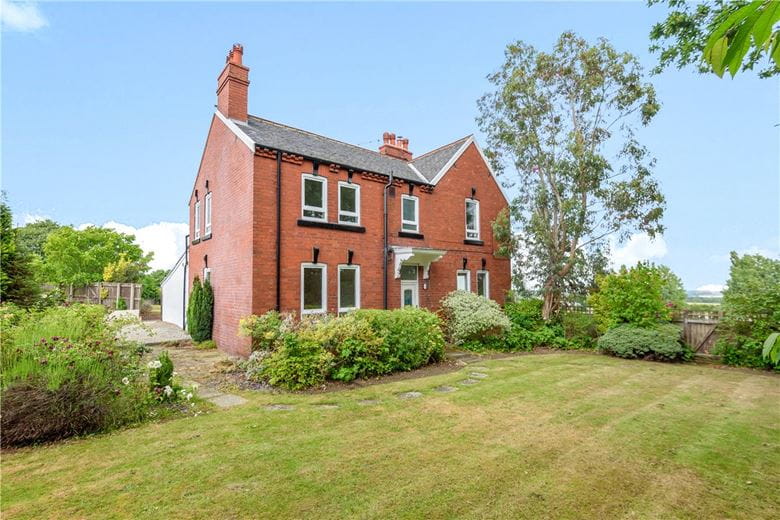5 bedroom house, Holmsley Lane, Brierley S72 - Available