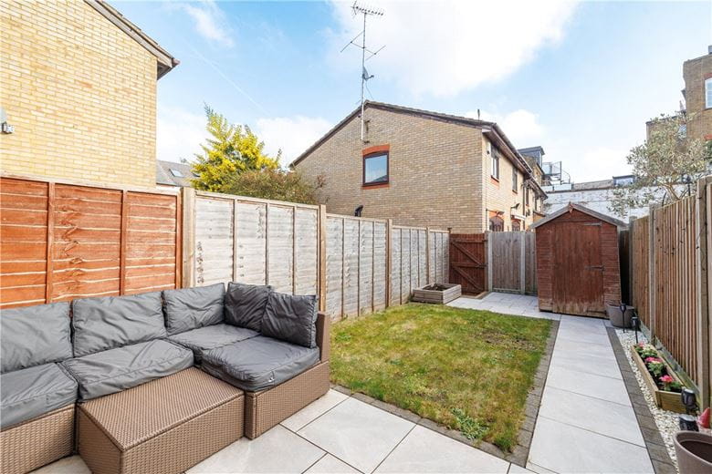 2 bedroom house, Bowman Mews, London SW18 - Sold STC