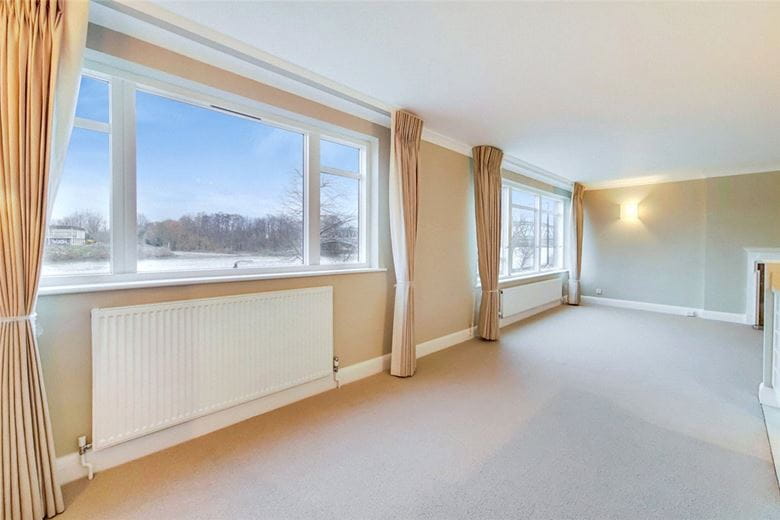 2 bedroom flat, The Terrace, Barnes SW13 - Available