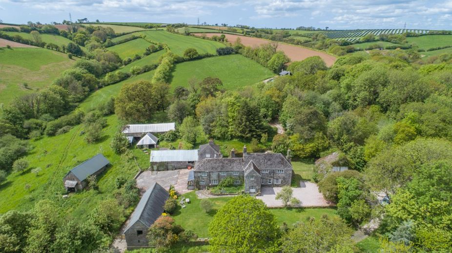 125 acres House, Crabadon Manor, Halwell TQ9 - Available