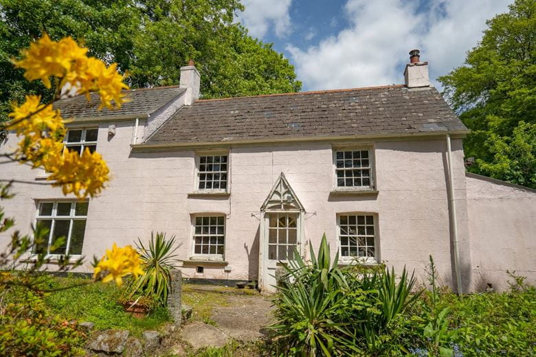 3 bedroom cottage, Enys Hill, Penryn TR10 - Sold
