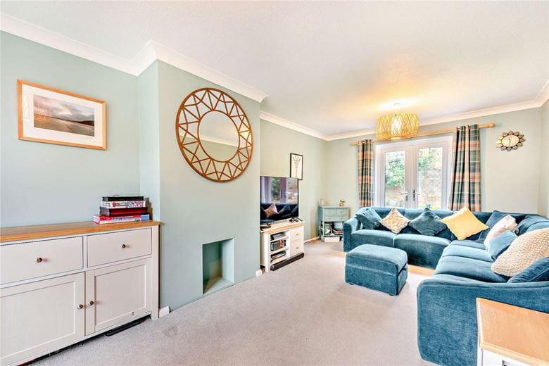 5 bedroom house, Valley Close, Colden Common SO21 - Available