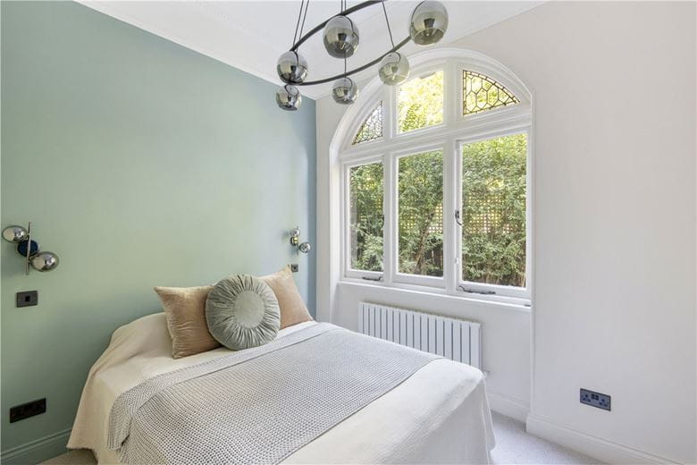 1 bedroom flat, Nightingale Lane, London SW12 - Sold STC