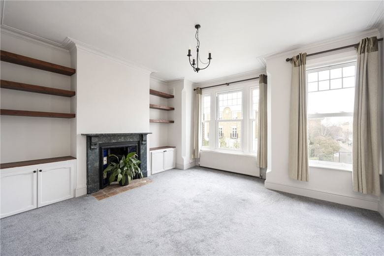 1 bedroom flat, Beechcroft Road, London SW17 - Available
