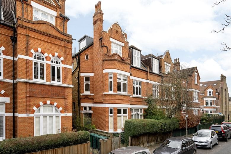 3 bedroom flat, Wexford Road, London SW12 - Sold STC