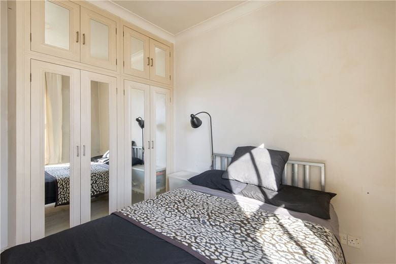 1 bedroom flat, Nottingham Road, Bellevue Village, London SW17 - Sold