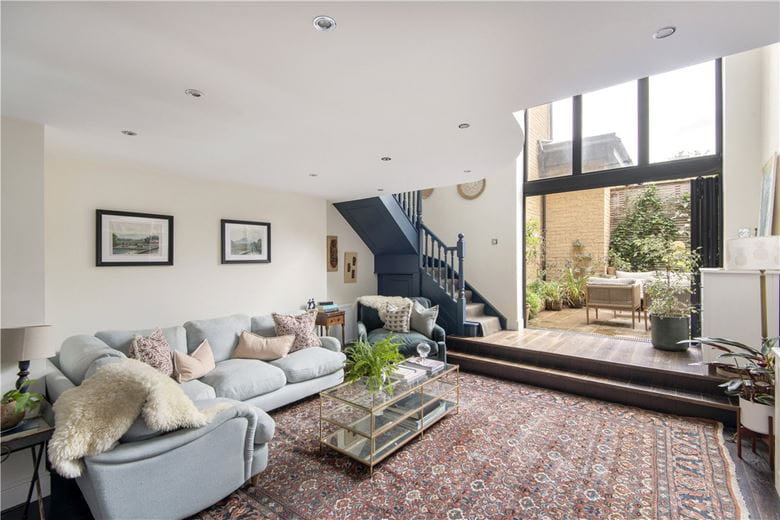2 bedroom flat, Trinity Road, London SW17 - Sold