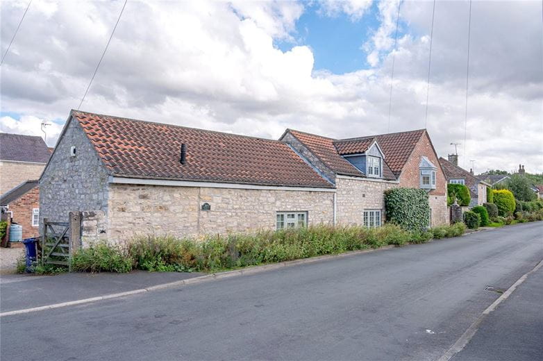 4 bedroom house, Manor Road, Stutton LS24 - Available