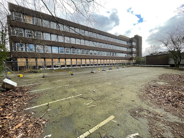  , Glebe House, Glebe Street WS1 - Available