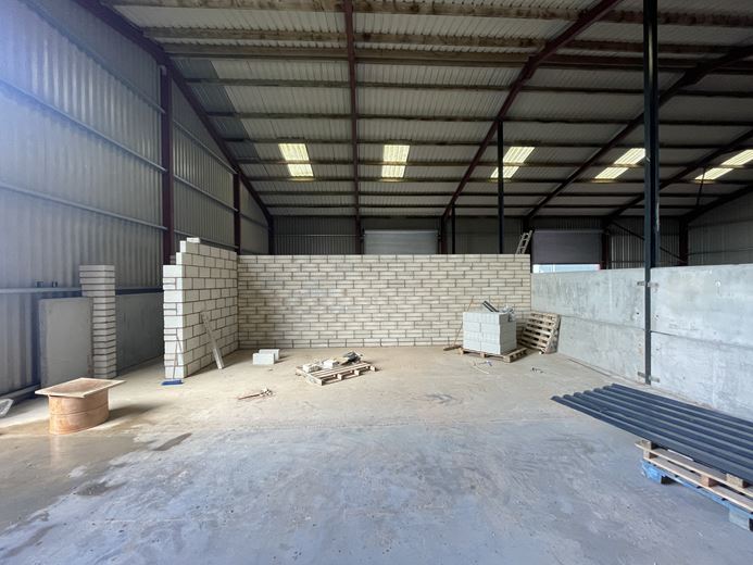 886 Sq Ft , Unit 3b Grange Farm Business Park, Nynehead TA21 - Under Offer