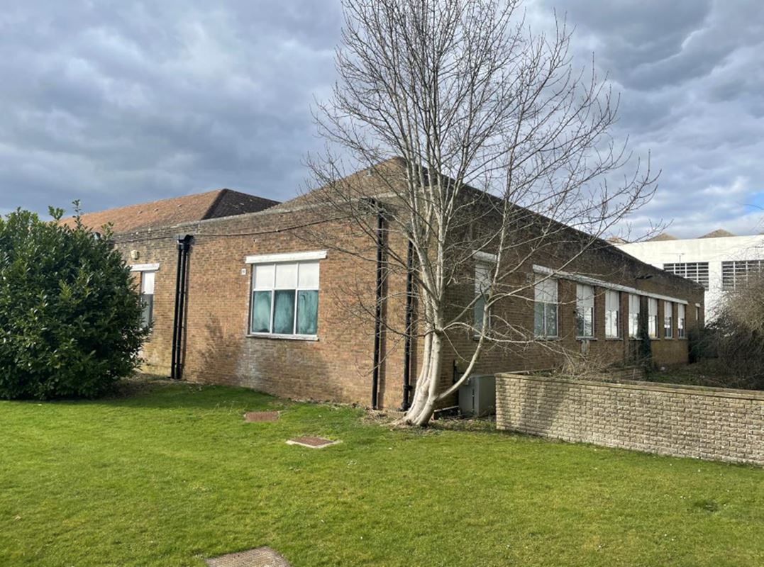 7,000 Sq Ft , Part Unit 11, Cotswold Business Park & Airport GL7 - Available